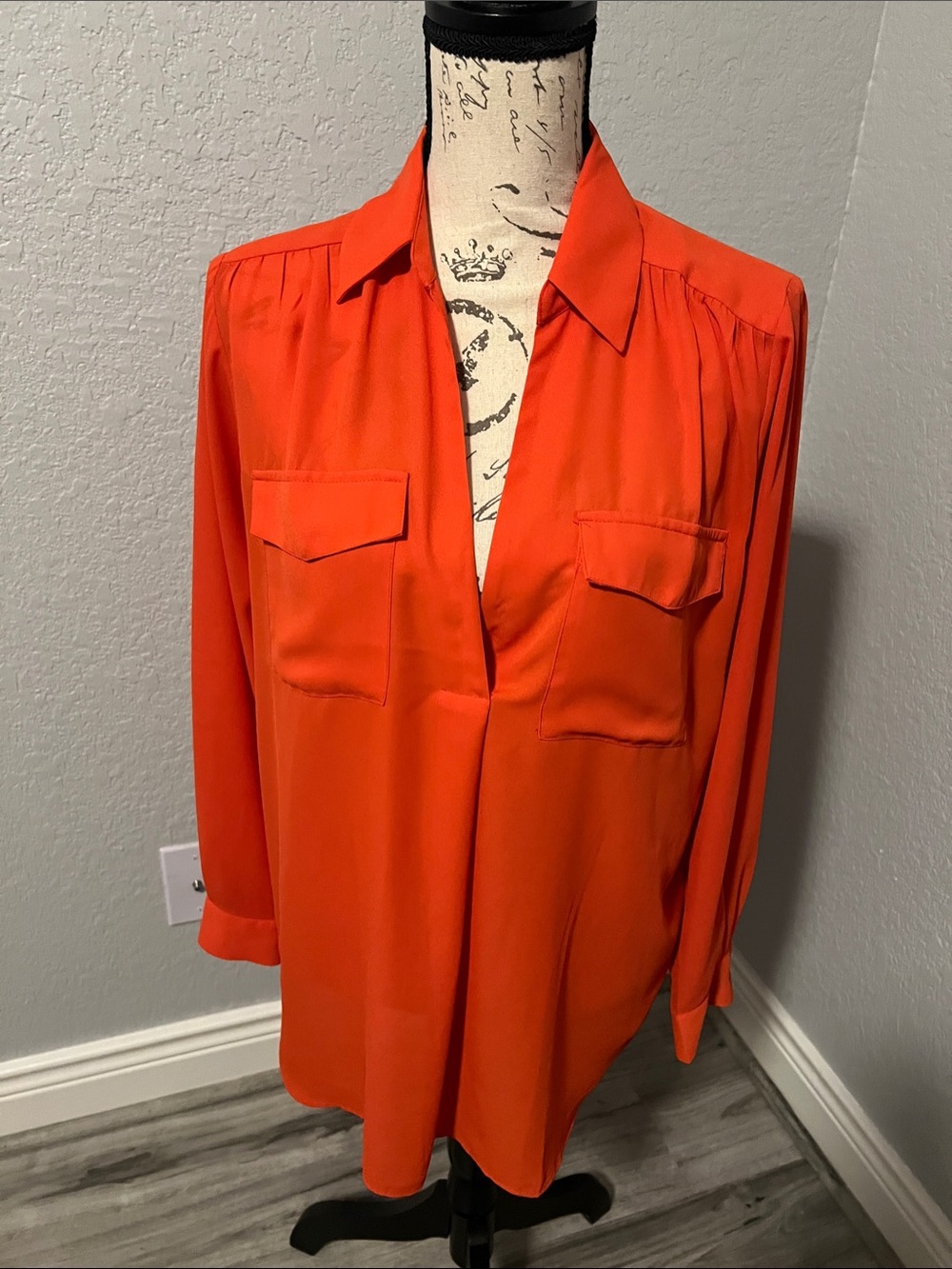 Women’s long sleeve blouse
